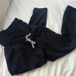Figs maternity Yola pant Small regular